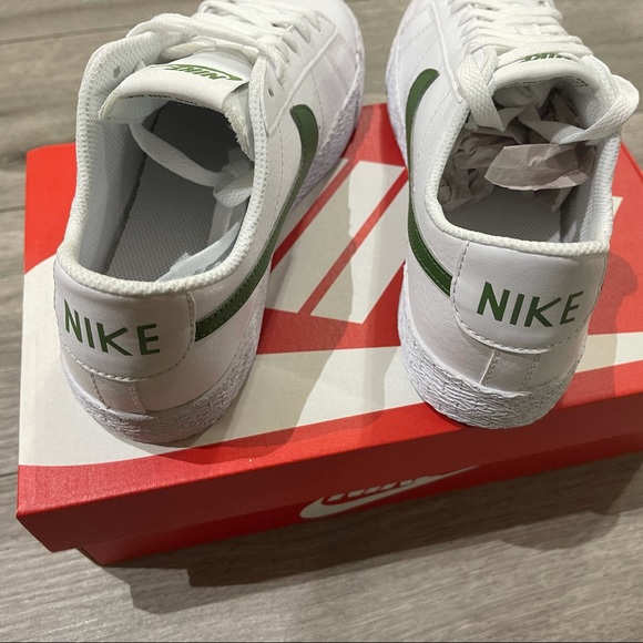 💚🤍Nike Blazer Low GS Forest Green💚🤍 - Picture 8 of 11